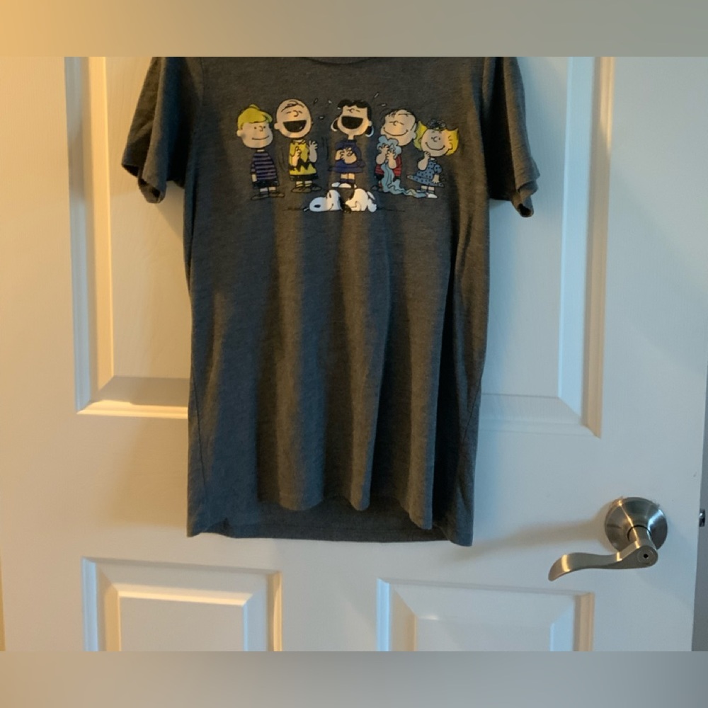 Peanuts character shirt size XS